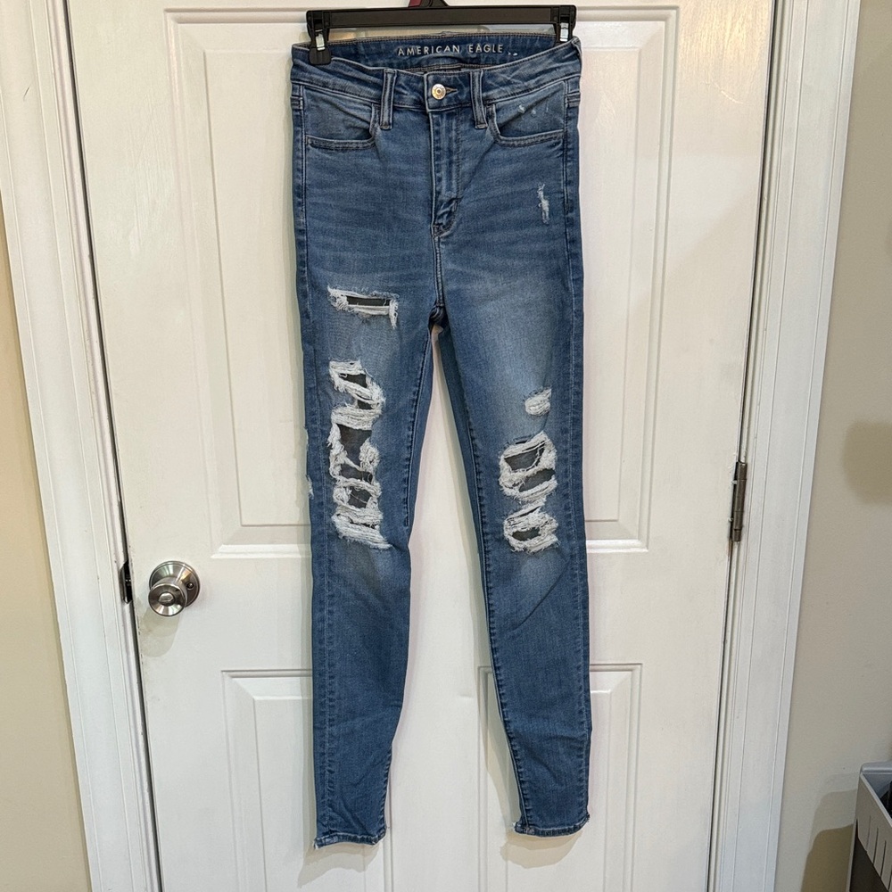 American Eagle Outfitters Women's Light Blue Ripped Skinny Jeans